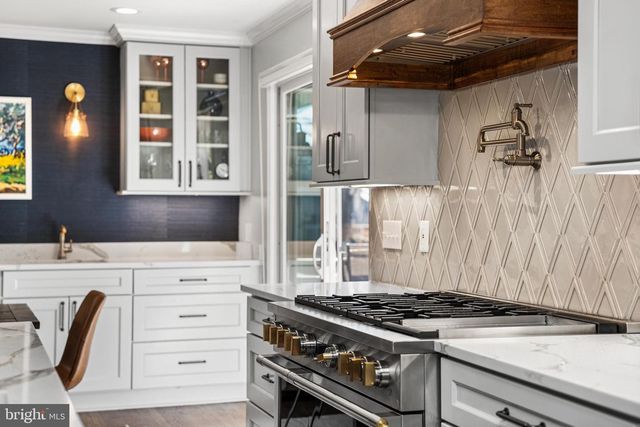 1107 POTOMAC LN, Alexandria, VA 22308