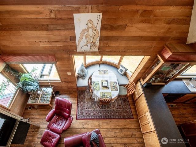 633 State Route 101, Chinook, WA 98614