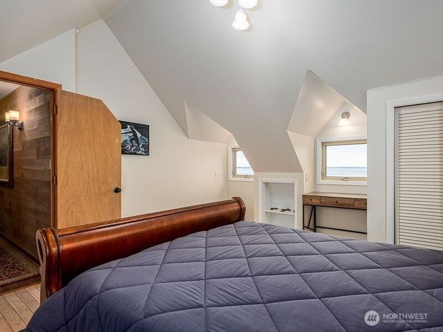 633 State Route 101, Chinook, WA 98614