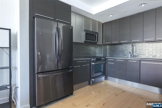 2 2nd Street 1207, Jersey City, NJ 07302