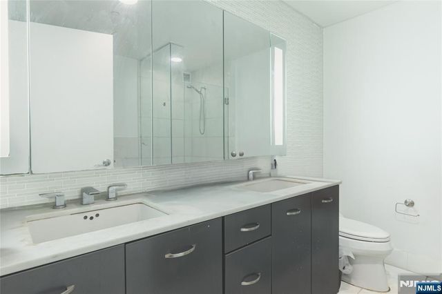 2 2nd Street 1207, Jersey City, NJ 07302