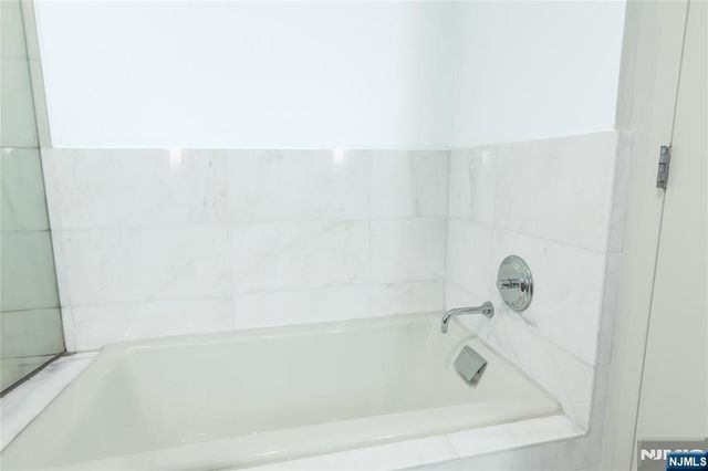 2 2nd Street 1207, Jersey City, NJ 07302