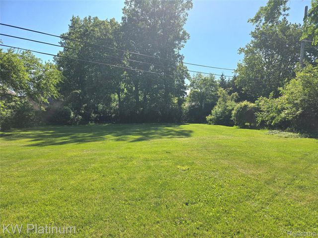5860 John R Road, Troy, MI 48085