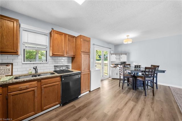 500 W Holly Hill Road, Thomasville, NC 27360