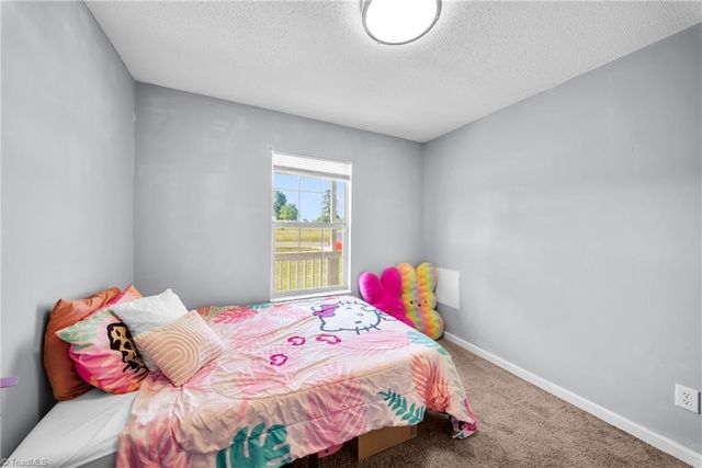 500 W Holly Hill Road, Thomasville, NC 27360