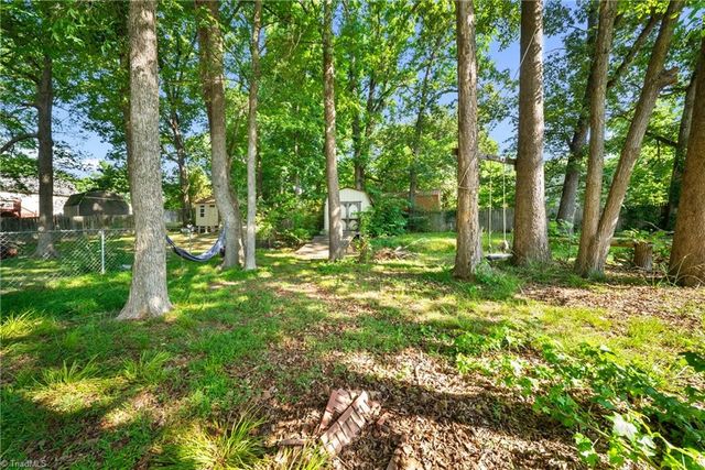 500 W Holly Hill Road, Thomasville, NC 27360