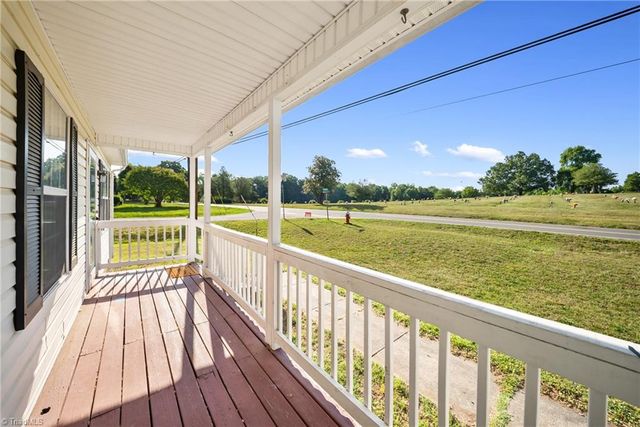 500 W Holly Hill Road, Thomasville, NC 27360