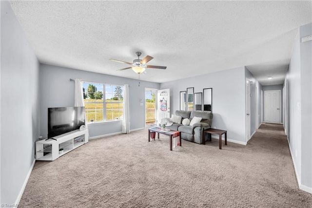 500 W Holly Hill Road, Thomasville, NC 27360