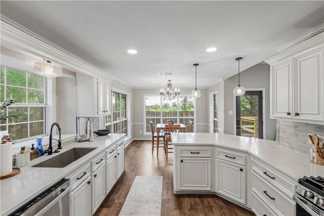 705 Summerglen Drive, College Station, TX 77840