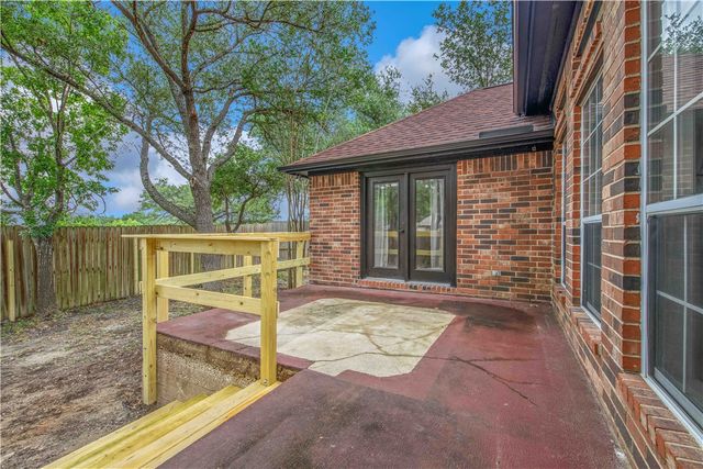 705 Summerglen Drive, College Station, TX 77840