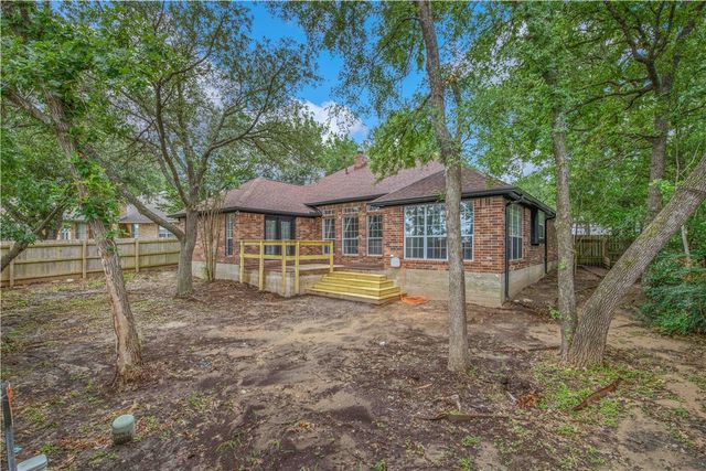 705 Summerglen Drive, College Station, TX 77840