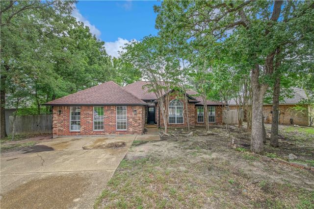 705 Summerglen Drive, College Station, TX 77840