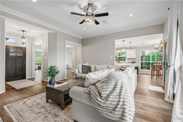 705 Summerglen Drive, College Station, TX 77840