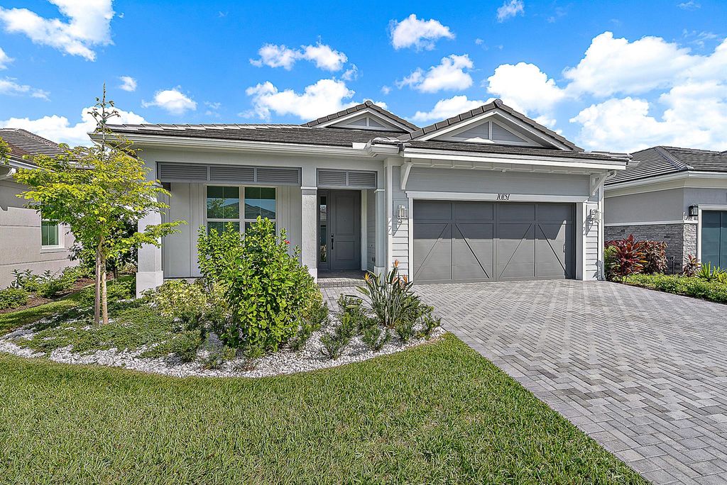 10151 Driftwood Way, Palm Beach Gardens, FL 33412
