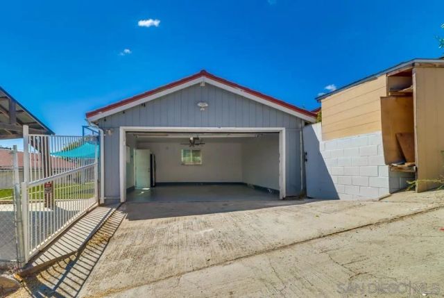 1011 La Mesa Ave, Spring Valley, CA 91977
