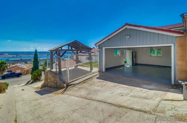 1011 La Mesa Ave, Spring Valley, CA 91977