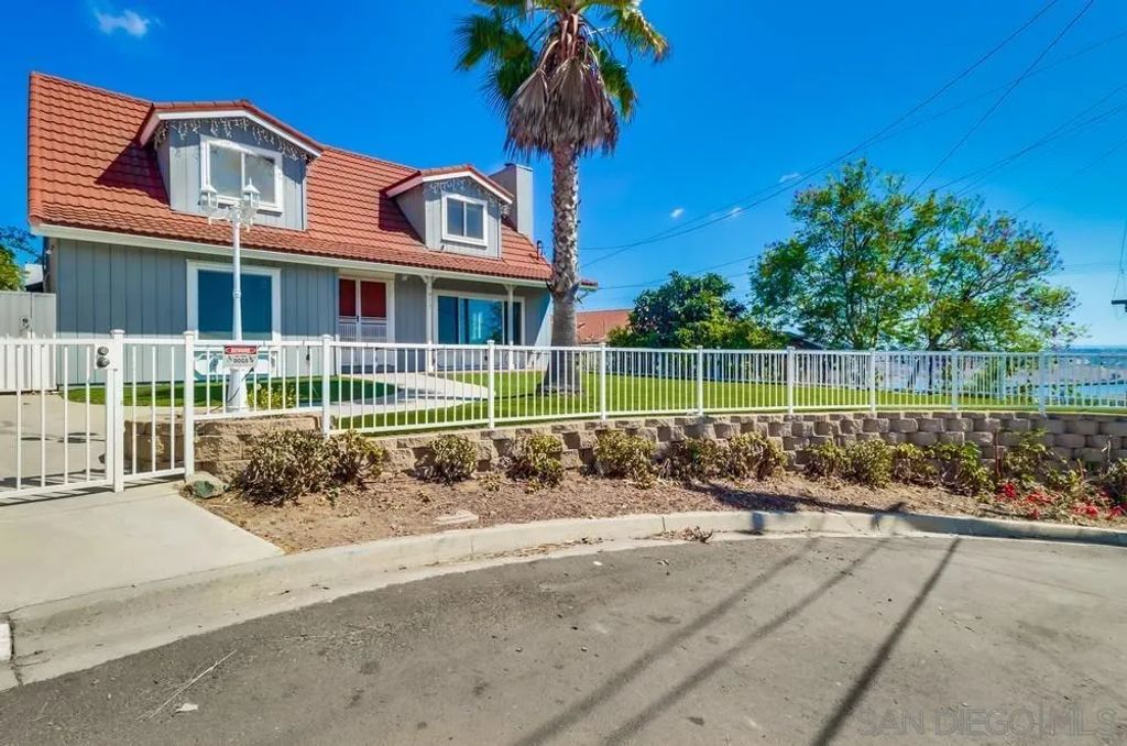 1011 La Mesa Ave, Spring Valley, CA 91977