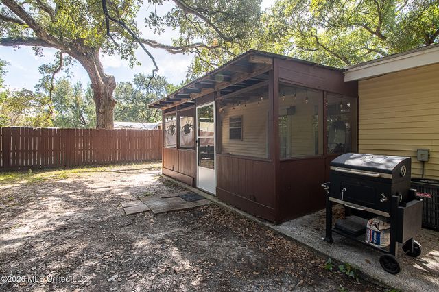 492 Central Avenue, Gulfport, MS 39507