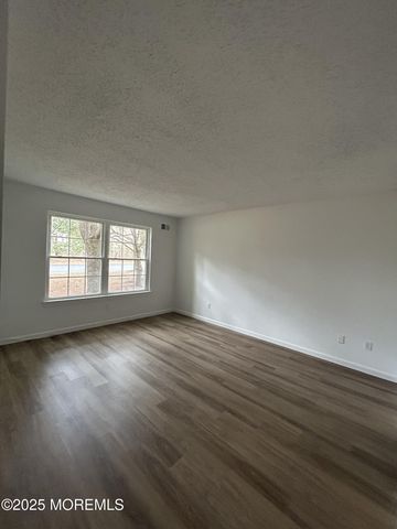 41 Diane Drive, Tinton Falls, NJ 07753