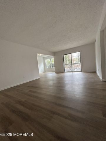 41 Diane Drive, Tinton Falls, NJ 07753