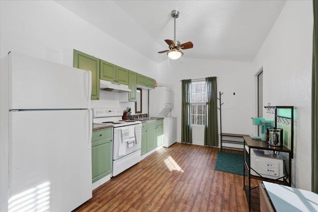 831 Neighborhood Road, Wellford, SC 29385