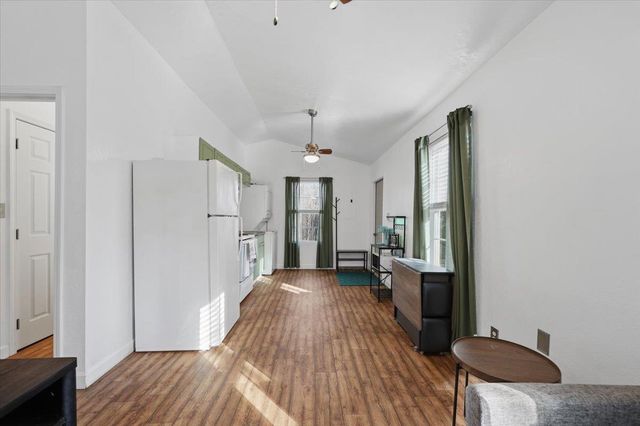 831 Neighborhood Road, Wellford, SC 29385