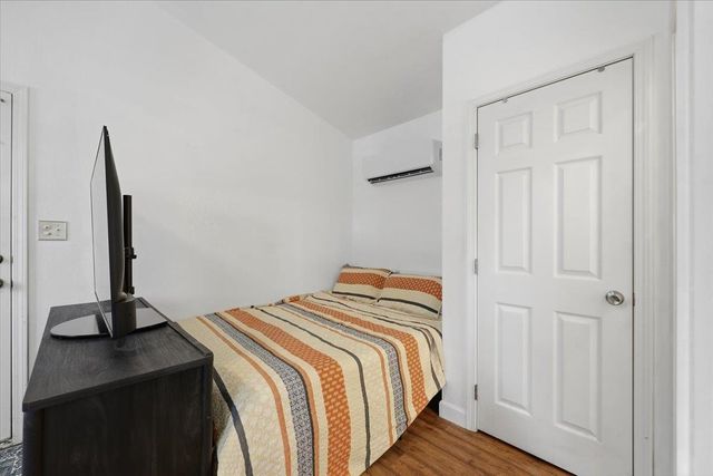 831 Neighborhood Road, Wellford, SC 29385