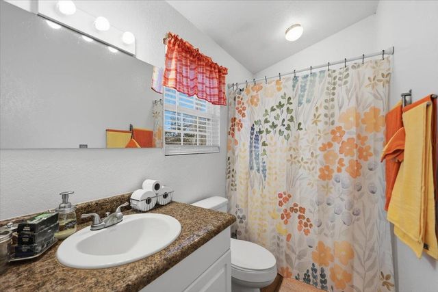 831 Neighborhood Road, Wellford, SC 29385