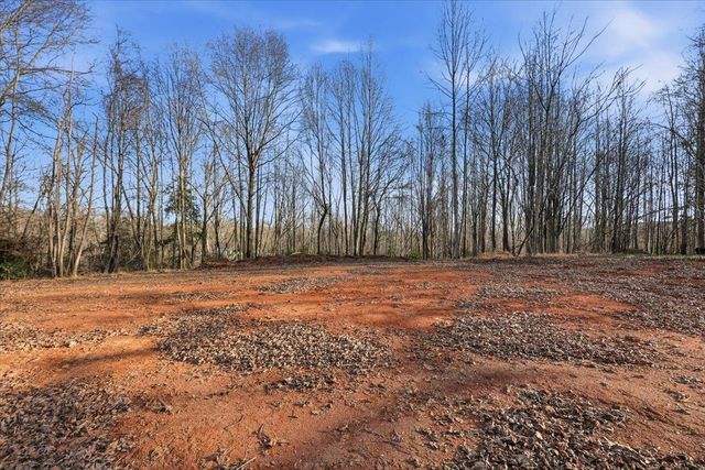 831 Neighborhood Road, Wellford, SC 29385