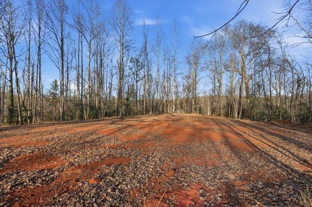 831 Neighborhood Road, Wellford, SC 29385
