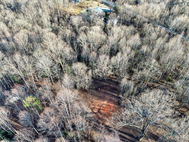 831 Neighborhood Road, Wellford, SC 29385