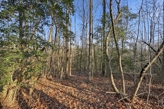 831 Neighborhood Road, Wellford, SC 29385