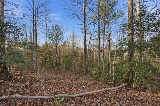 831 Neighborhood Road, Wellford, SC 29385