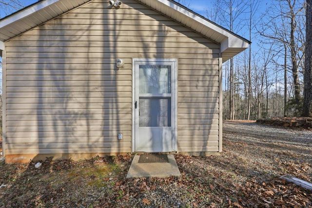 831 Neighborhood Road, Wellford, SC 29385