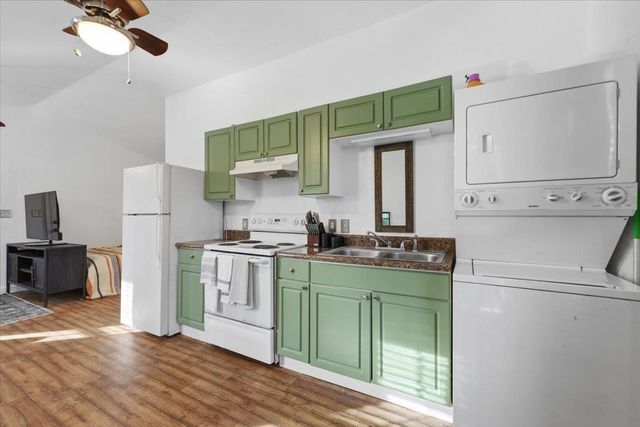 831 Neighborhood Road, Wellford, SC 29385