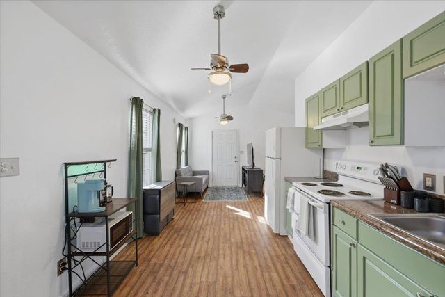 831 Neighborhood Road, Wellford, SC 29385