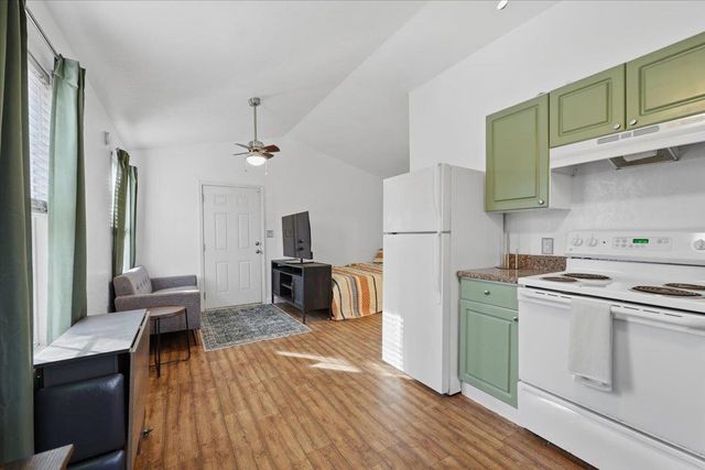 831 Neighborhood Road, Wellford, SC 29385