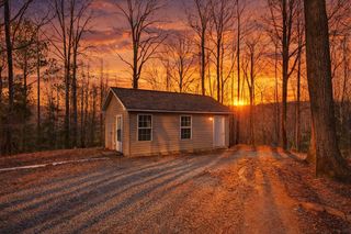 831 Neighborhood Road, Wellford, SC 29385