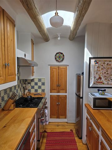 631 W San Francisco A, Santa Fe, NM 87501