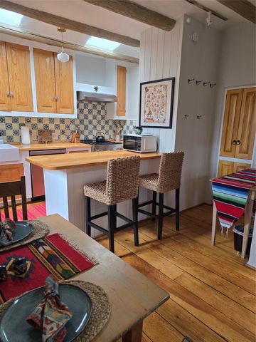 631 W San Francisco A, Santa Fe, NM 87501