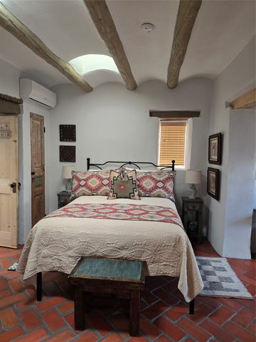 631 W San Francisco A, Santa Fe, NM 87501