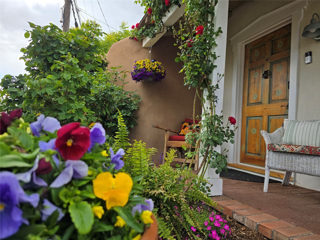 631 W San Francisco A, Santa Fe, NM 87501