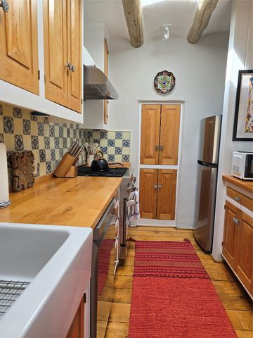 631 W San Francisco A, Santa Fe, NM 87501