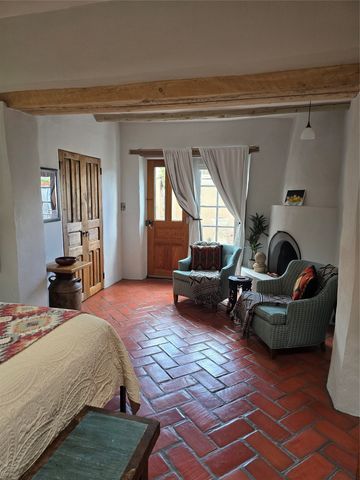 631 W San Francisco A, Santa Fe, NM 87501