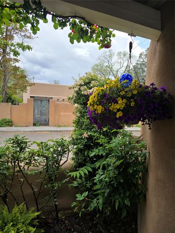 631 W San Francisco A, Santa Fe, NM 87501