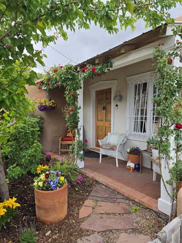 631 W San Francisco A, Santa Fe, NM 87501