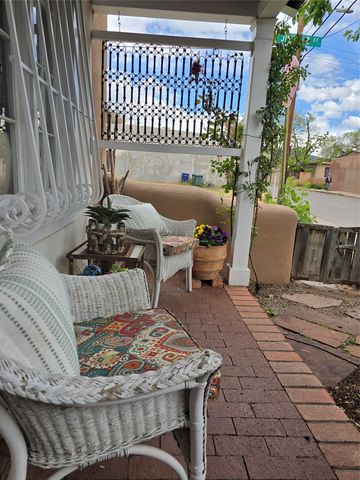 631 W San Francisco A, Santa Fe, NM 87501