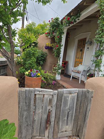631 W San Francisco A, Santa Fe, NM 87501