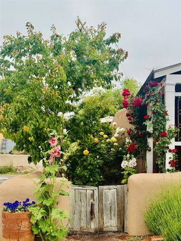 631 W San Francisco A, Santa Fe, NM 87501