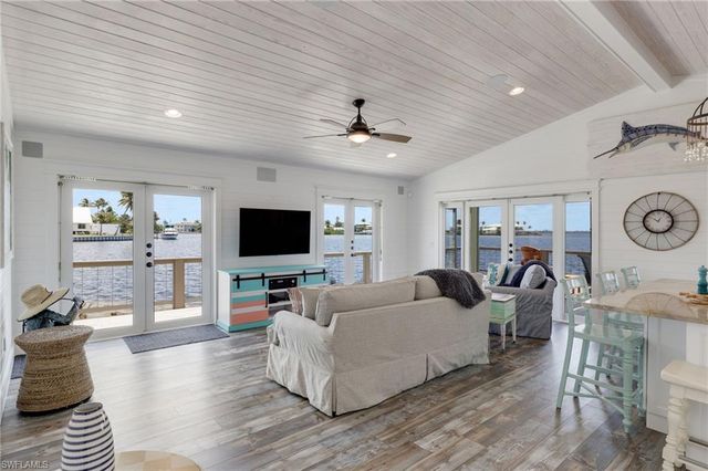 4819 Pine Island RD NW, Matlacha, FL 33993